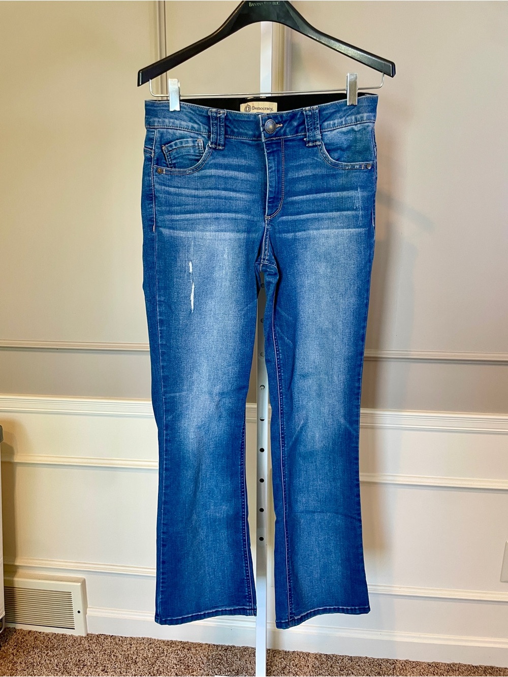 Democracy 8 Bootcut Jeans Medium Wash Distressed Studded Pocket Stretch Denim